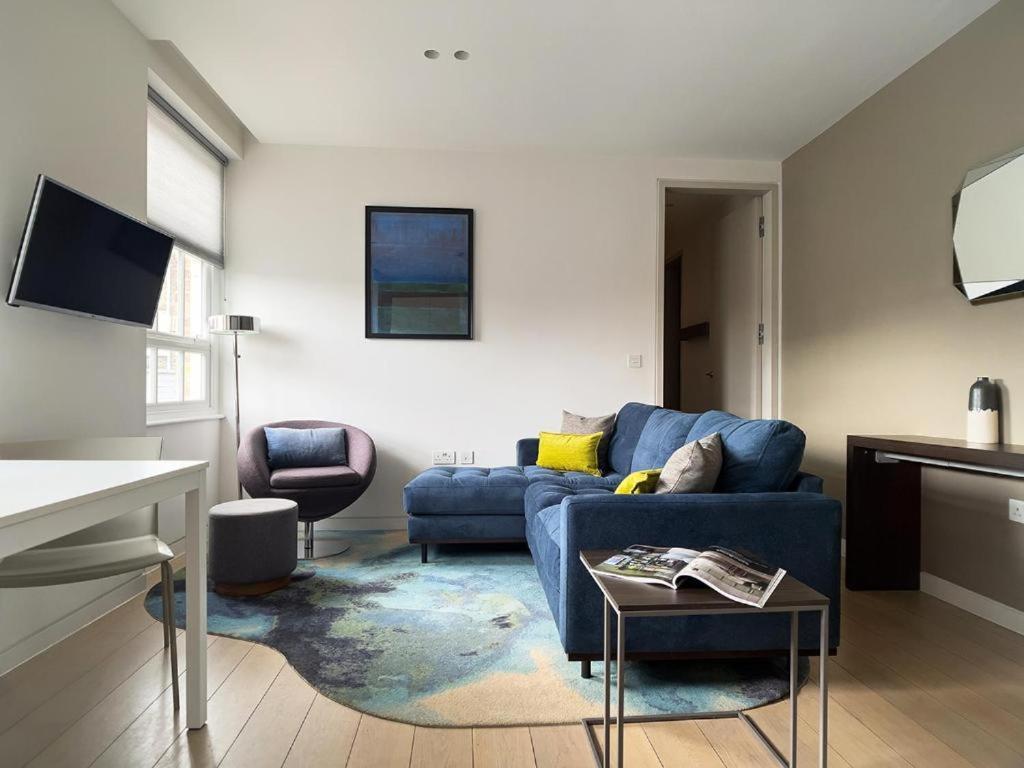 Wells Court By Aeria Apartments Лондон Екстериор снимка