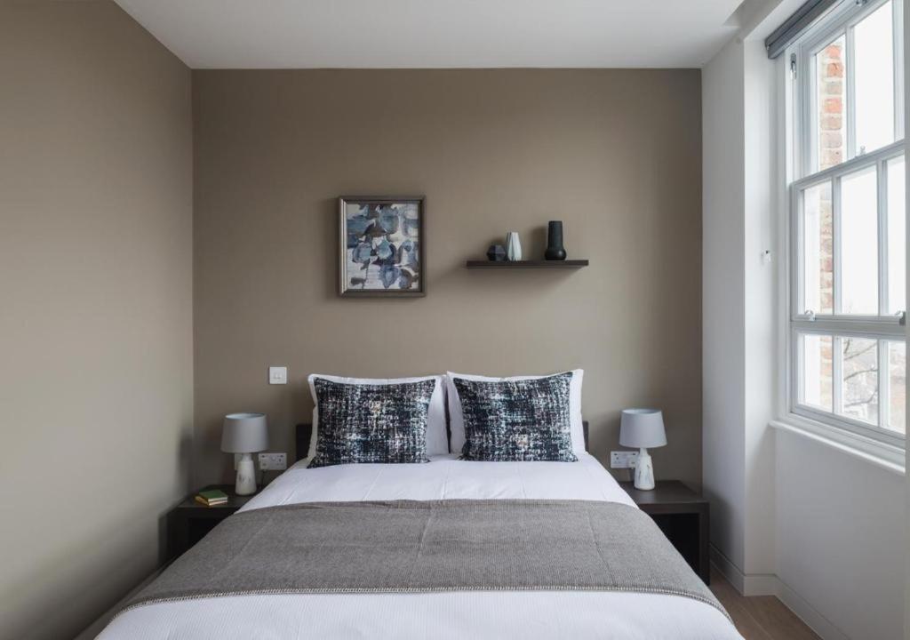 Wells Court By Aeria Apartments Лондон Екстериор снимка