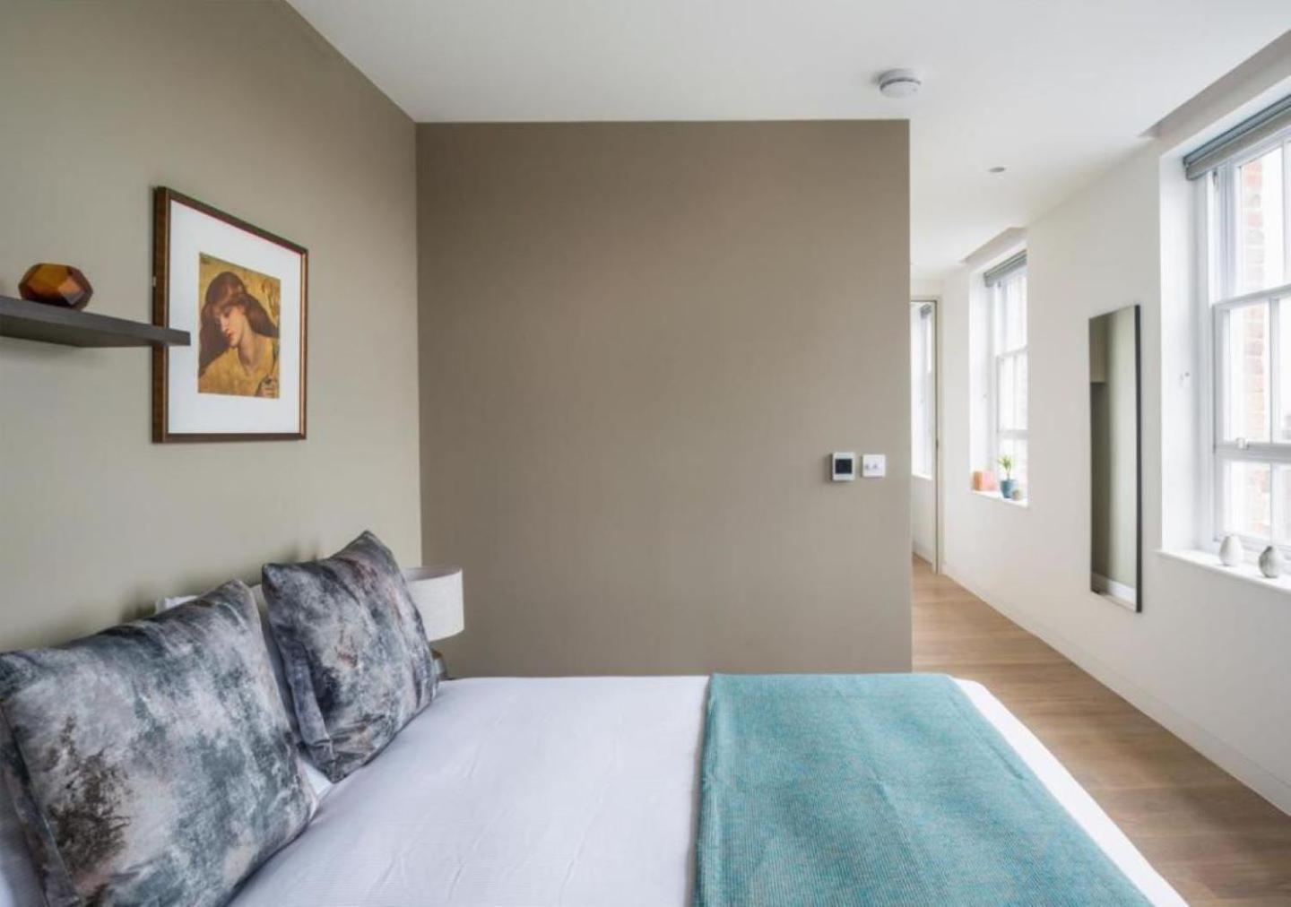Wells Court By Aeria Apartments Лондон Екстериор снимка